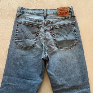 Levi’s Wedgie Straight Jean